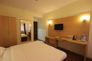 Vatika Hotel 3*
