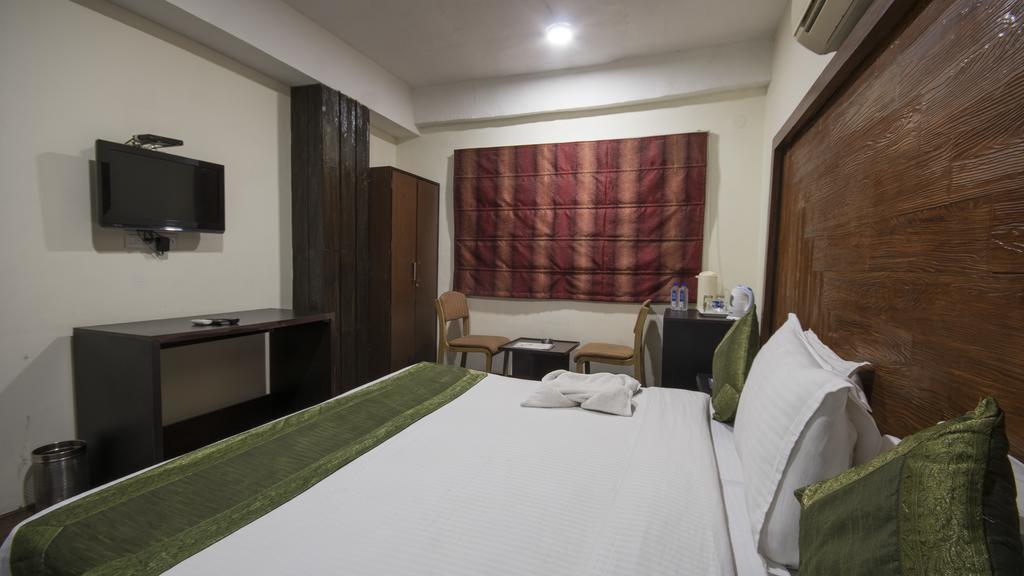 Vatika Hotel 3*